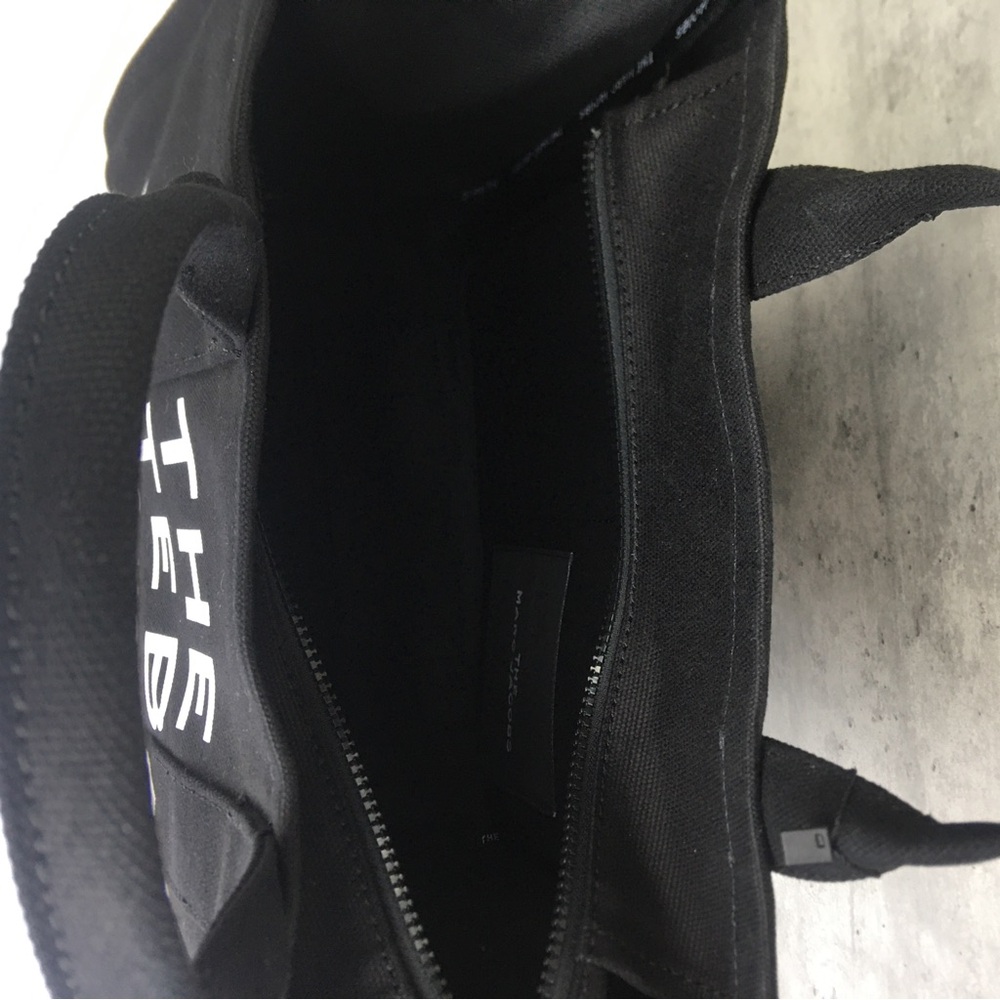 Marc Jacobs Black Tote with White Accents Szie M - Picture 11 of 11